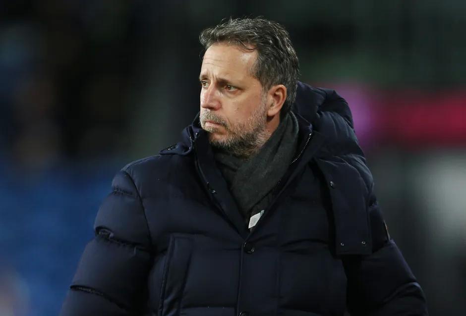 兰格保持密, 笔关键签约, 但整体而言 兰格保持密, 笔关键签约, 但整体而言