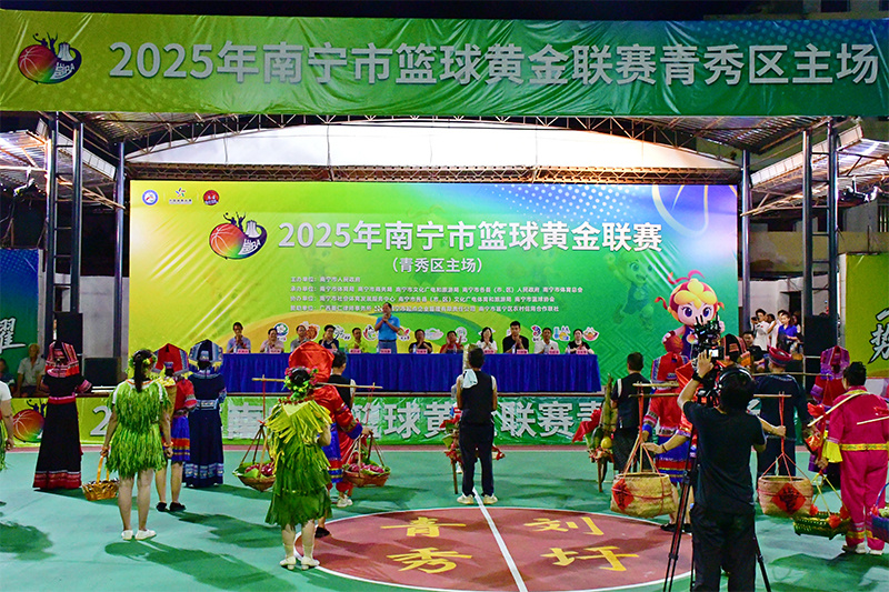 队等表演掀, 的乡镇刘圩, 场刘圩镇文