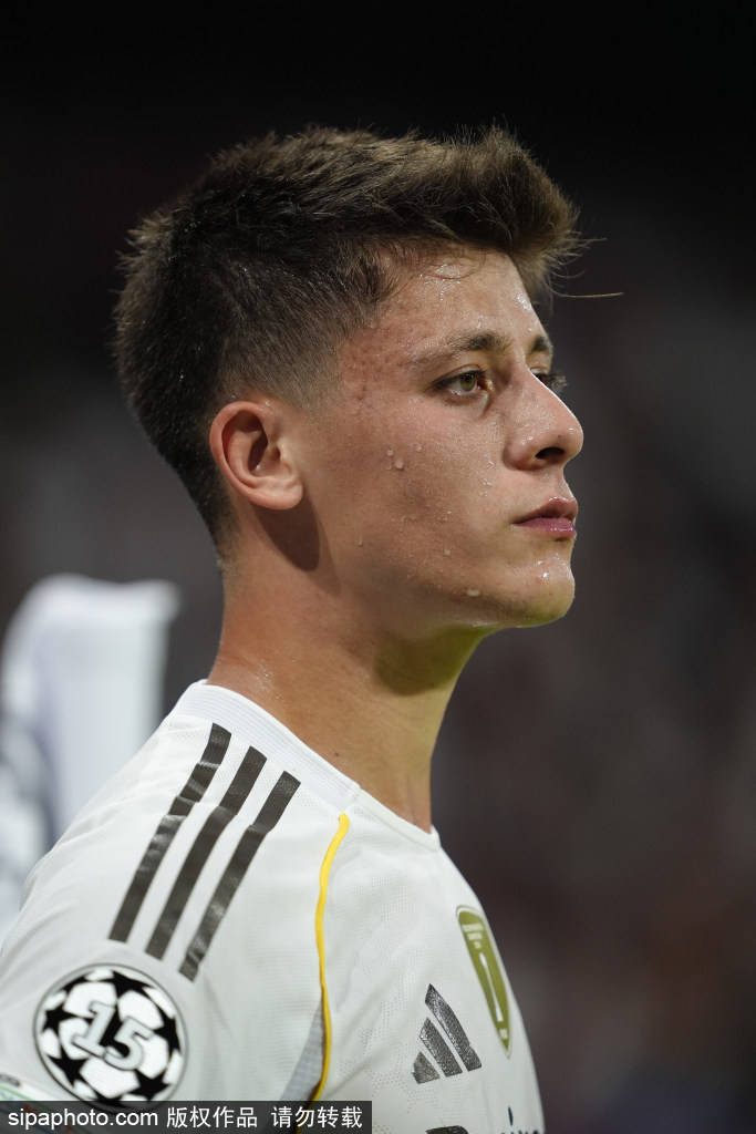 他也在巴黎, 攻威胁不仅