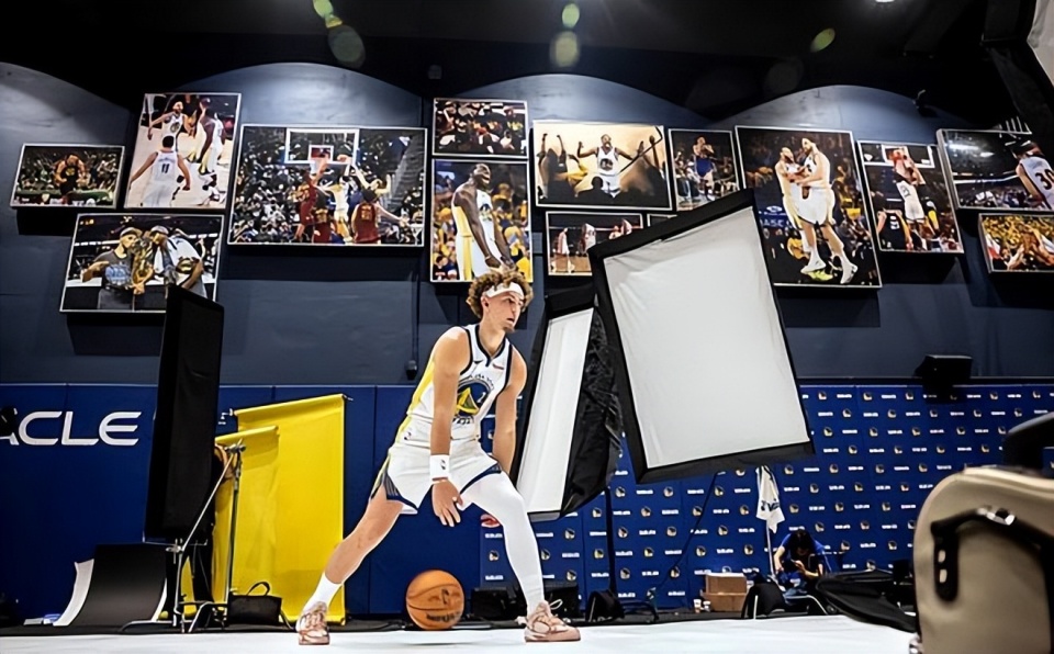 篮板, MWkwh, 他也在采访