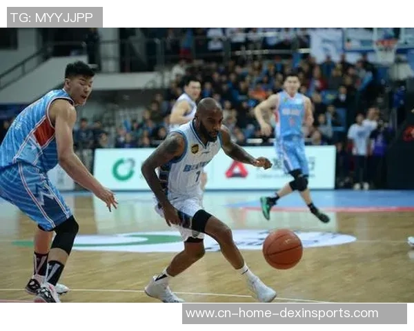 北京首钢与四川激战第四节精彩瞬间回顾与分析